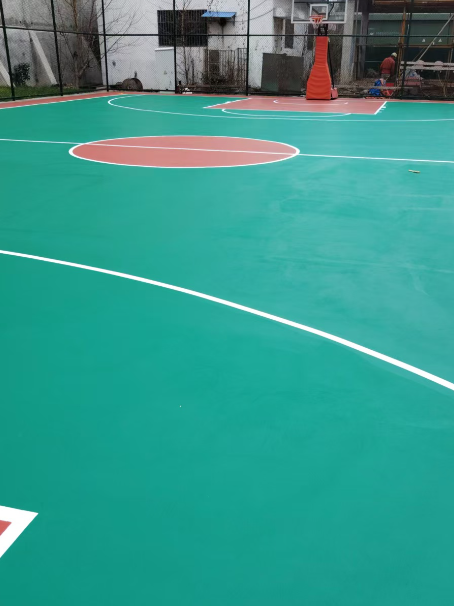 榆树 球场长期使用易出现地面开裂
